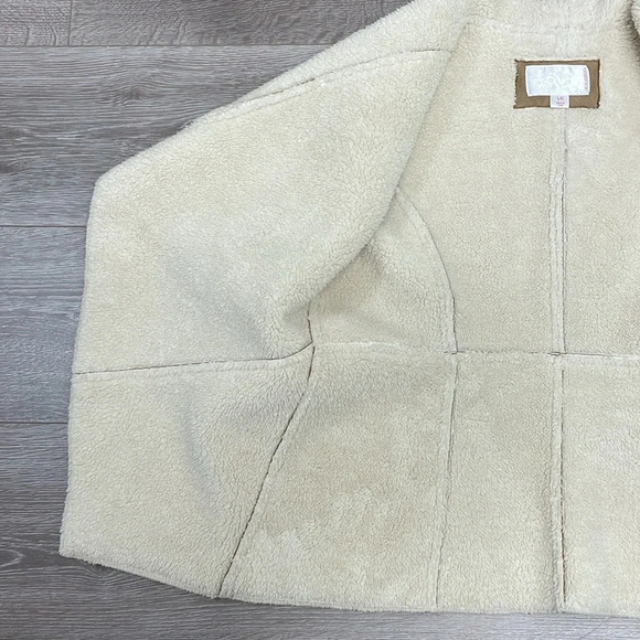 Xhilaration Faux Suede Sherpa Open Vest L - Picture 11 of 15